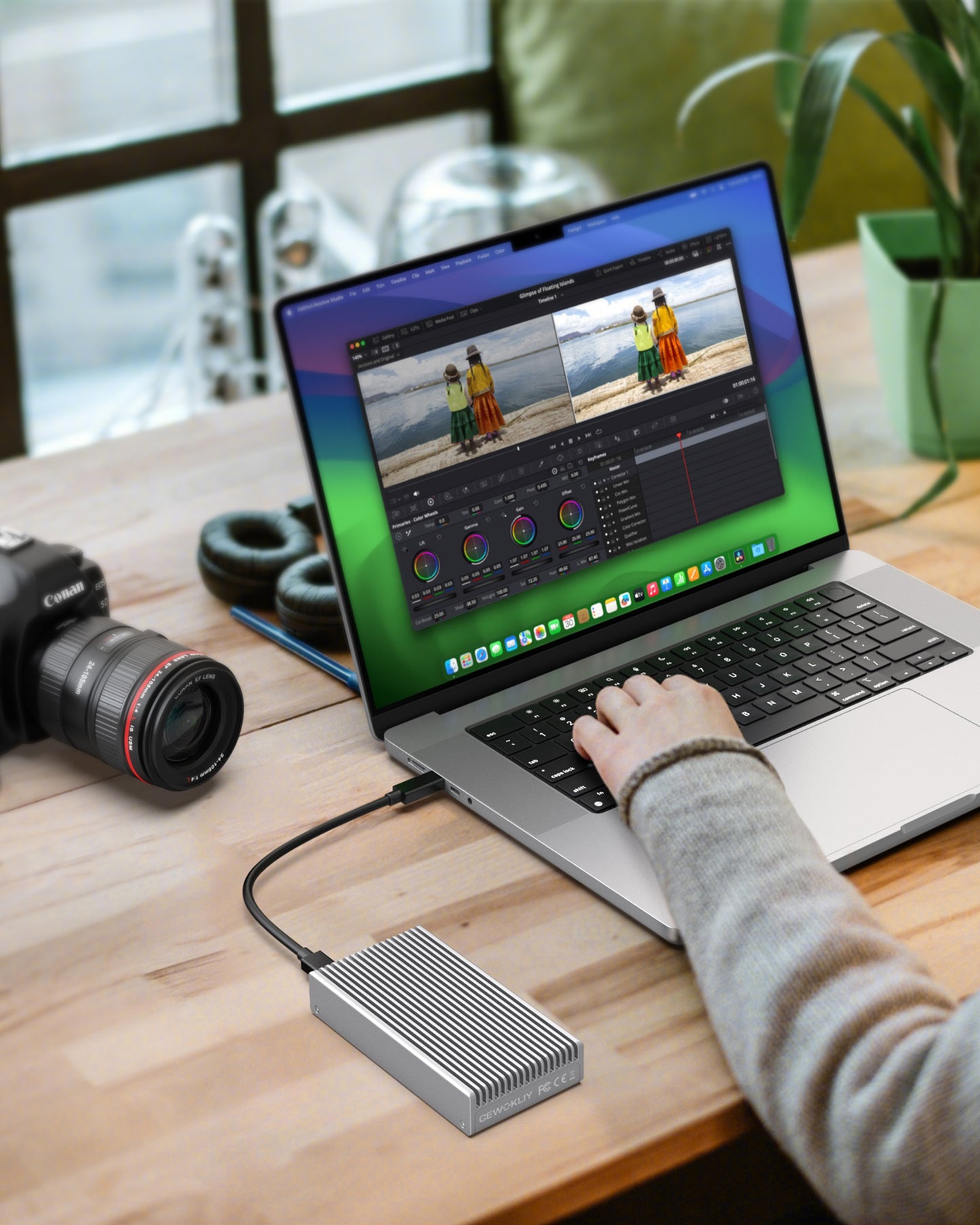 Gewokliy Fanless USB4 40Gbps M.2 NVMe Enclosure Compatible with Thunderbolt4/5(Silver))